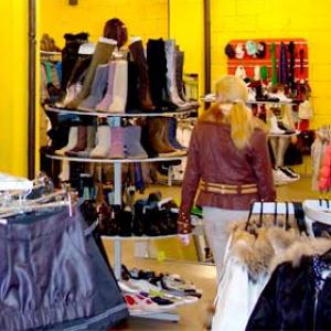 Магазины одежды и обуви Ольховатки